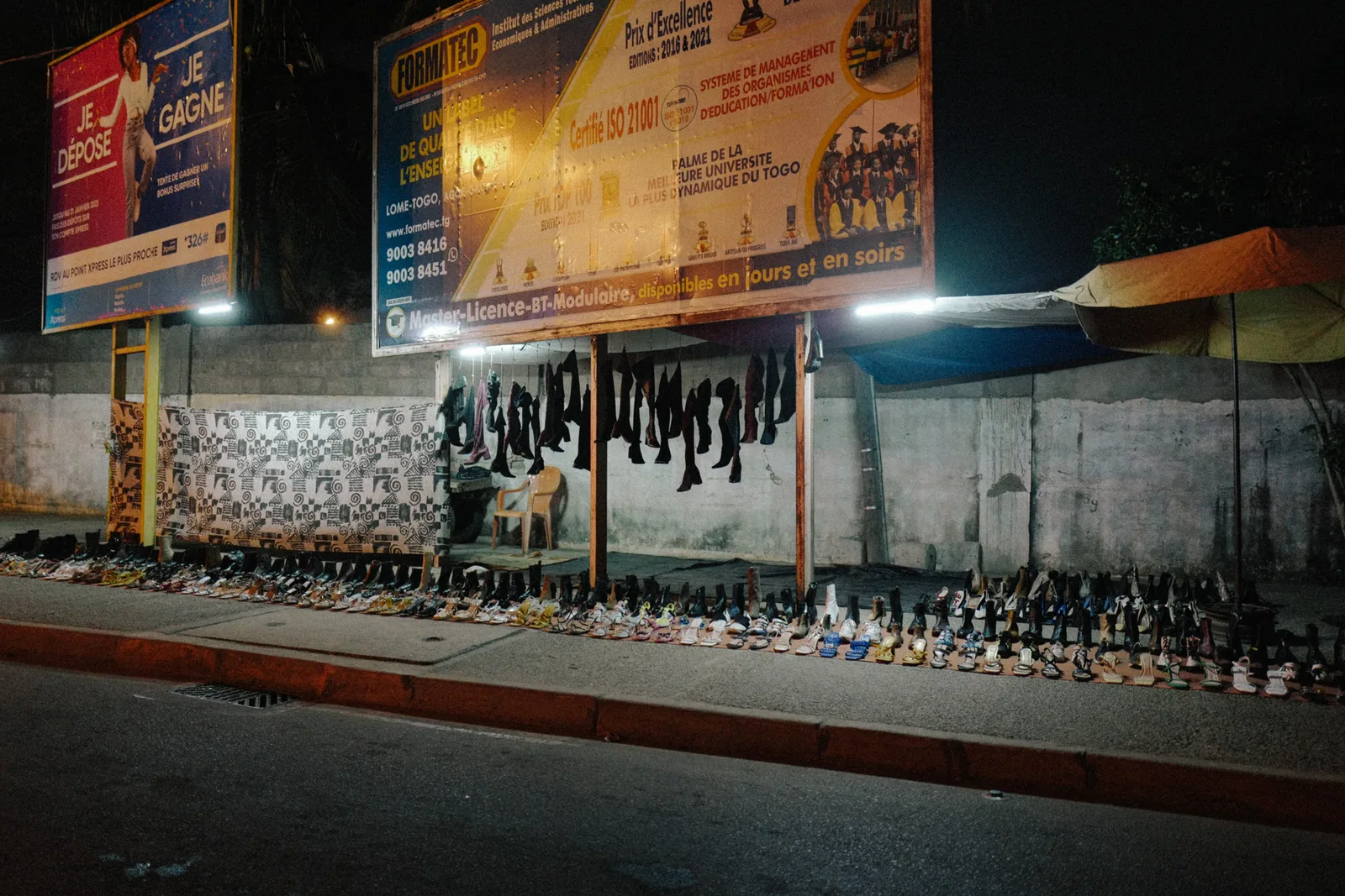 SHOE MARKET